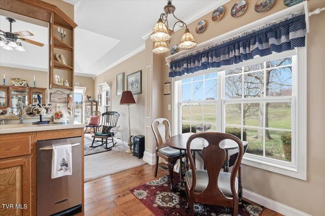 522 Waterstone Circle, Greeneville, TN 37745