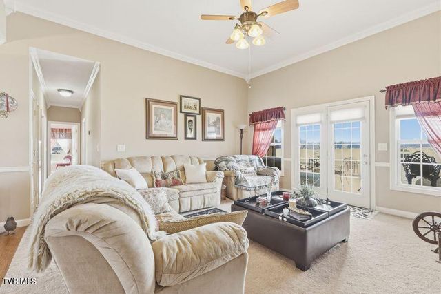 522 Waterstone Circle, Greeneville, TN 37745