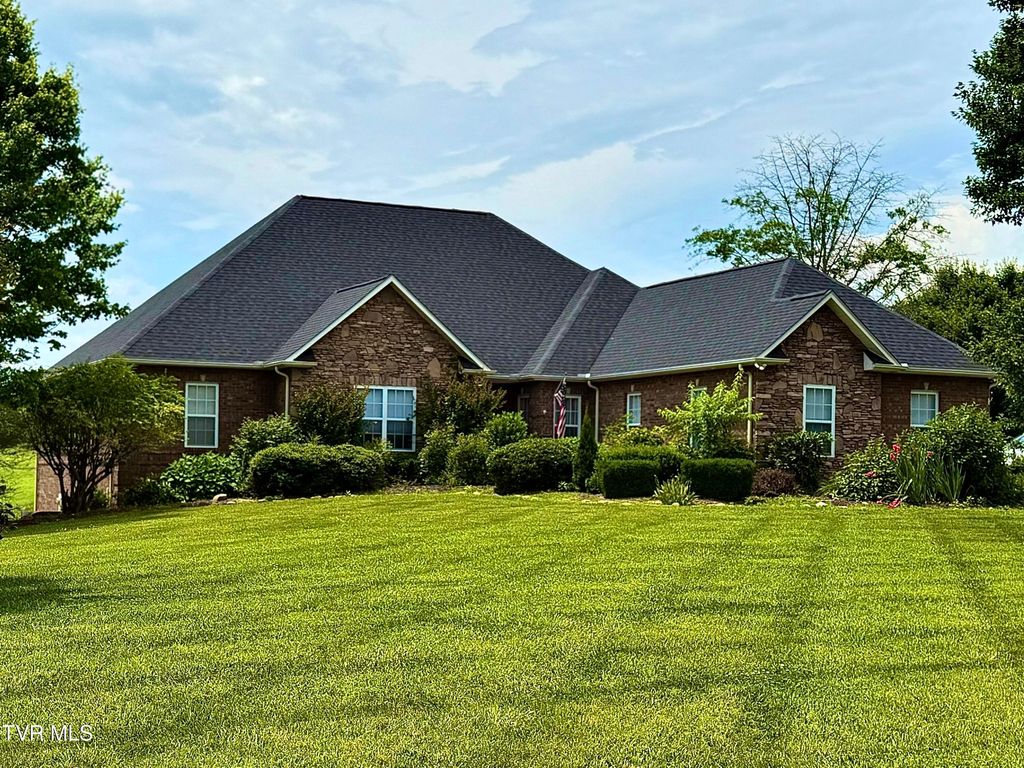 522 Waterstone Circle, Greeneville, TN 37745