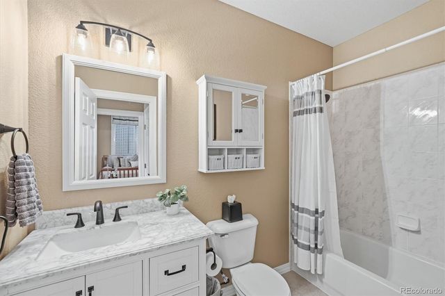 6558 S Riviera Way, Aurora, CO 80016