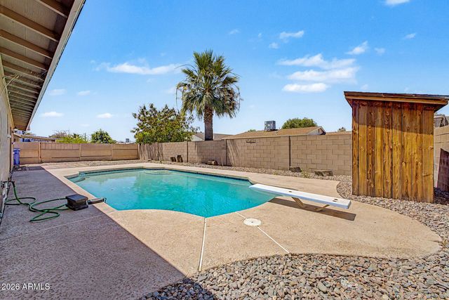 4742 W PARADISE Drive, Glendale, AZ 85304