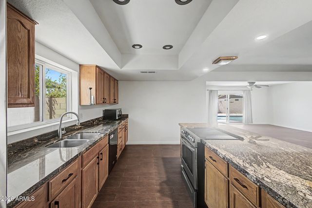 4742 W PARADISE Drive, Glendale, AZ 85304