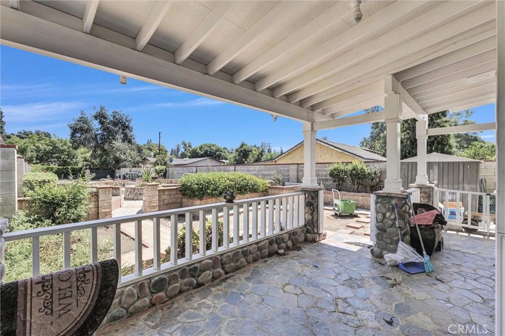 Image 10 of property listing at 1325 Glen, Pasadena, CA 91103