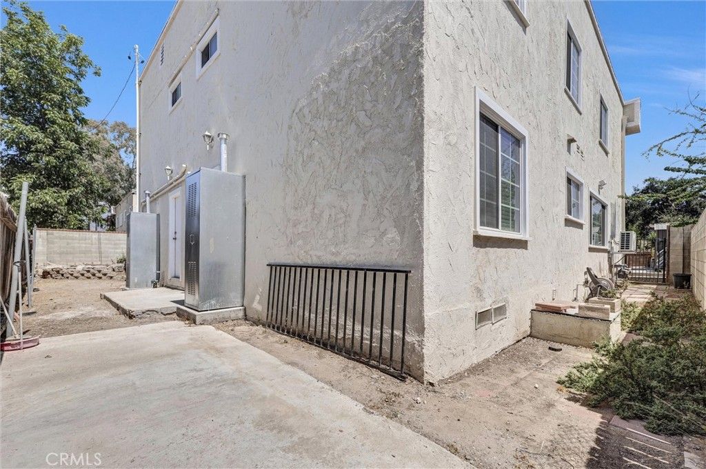 Image 11 of property listing at 1325 Glen, Pasadena, CA 91103