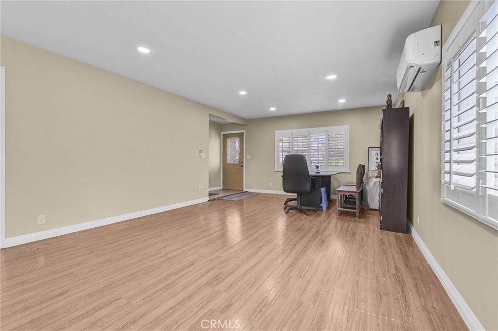 Image 14 of property listing at 1325 Glen, Pasadena, CA 91103