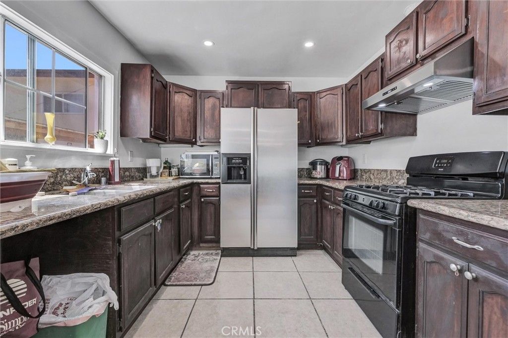 Image 15 of property listing at 1325 Glen, Pasadena, CA 91103