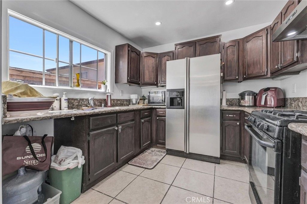 Image 16 of property listing at 1325 Glen, Pasadena, CA 91103