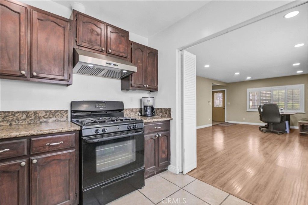 Image 17 of property listing at 1325 Glen, Pasadena, CA 91103