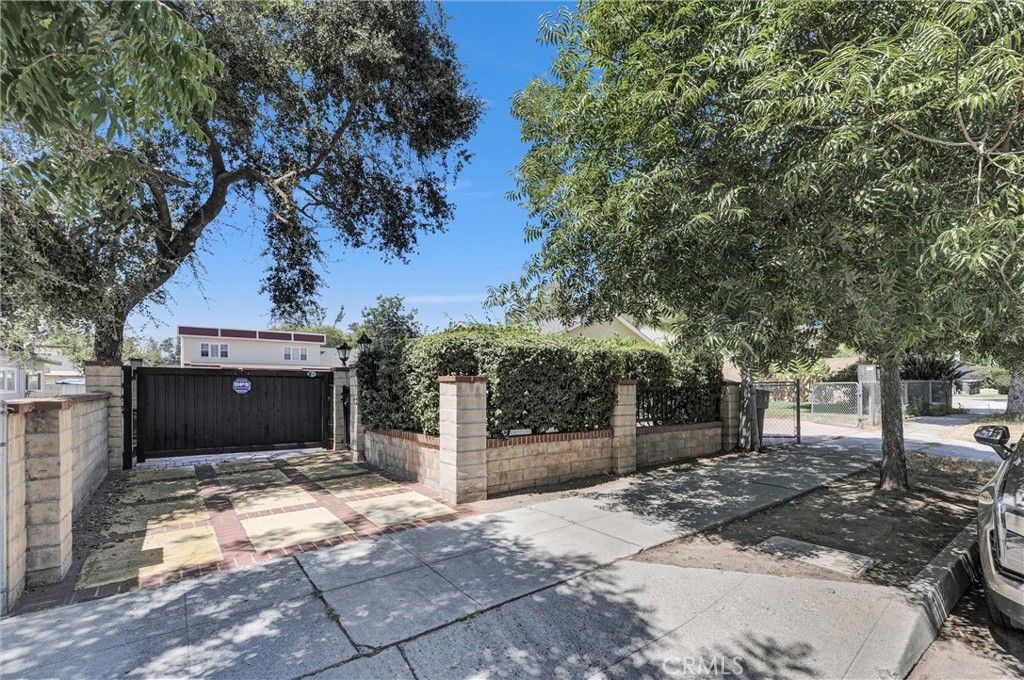 Image 4 of property listing at 1325 Glen, Pasadena, CA 91103