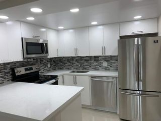 8290 Lake Drive 209, Doral, FL 33166