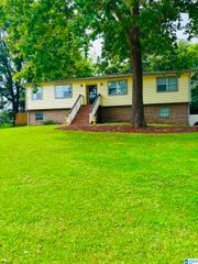 2110 SUN CIRCLE, Fultondale, AL 35068