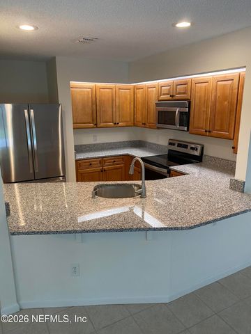 8562 STURBRIDGE Circle W, Jacksonville, FL 32244