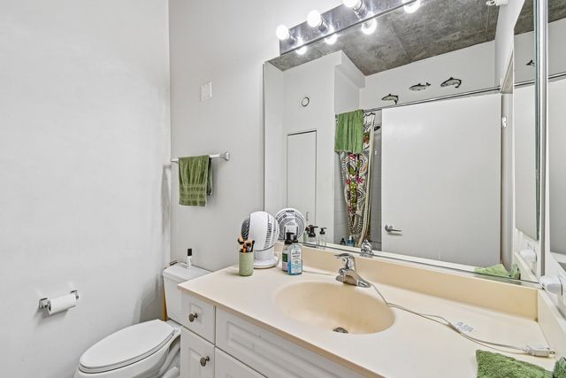 807 Davis Street 314, Evanston, IL 60201