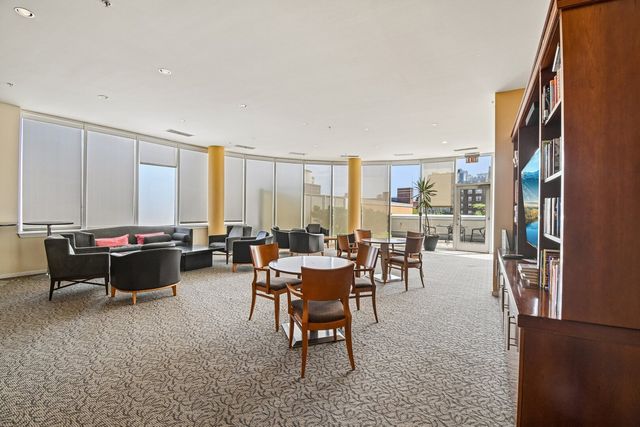807 Davis Street 314, Evanston, IL 60201