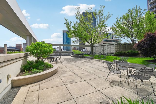 807 Davis Street 314, Evanston, IL 60201