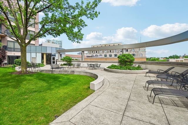 807 Davis Street 314, Evanston, IL 60201