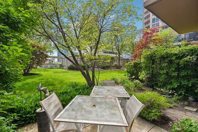 807 Davis Street 314, Evanston, IL 60201