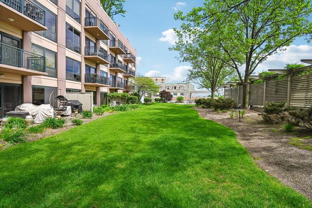 807 Davis Street 314, Evanston, IL 60201
