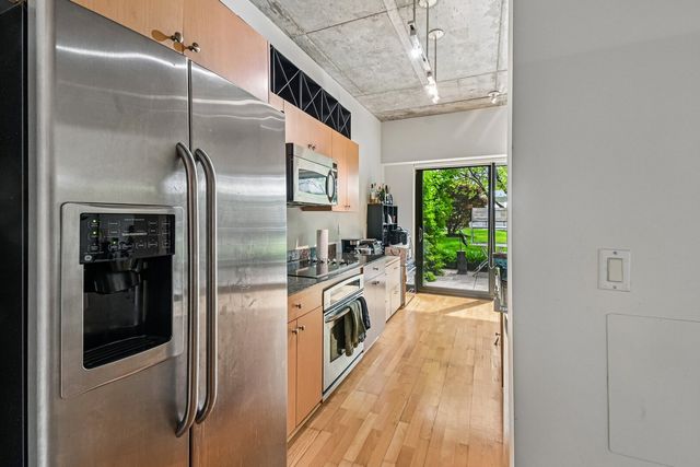 807 Davis Street 314, Evanston, IL 60201