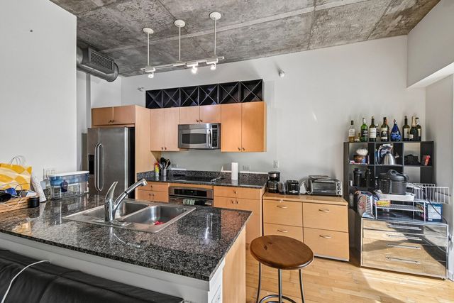 807 Davis Street 314, Evanston, IL 60201