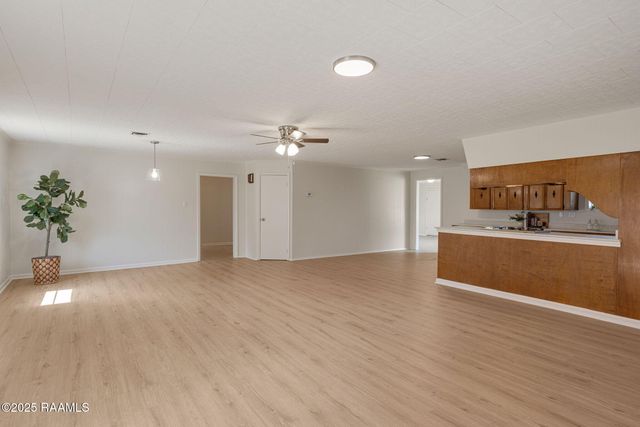 711 N Deshotels Avenue Avenue, Kaplan, LA 70548