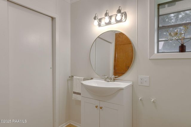 711 N Deshotels Avenue Avenue, Kaplan, LA 70548