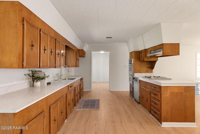 711 N Deshotels Avenue Avenue, Kaplan, LA 70548