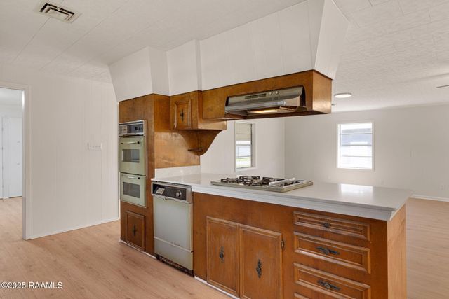 711 N Deshotels Avenue Avenue, Kaplan, LA 70548