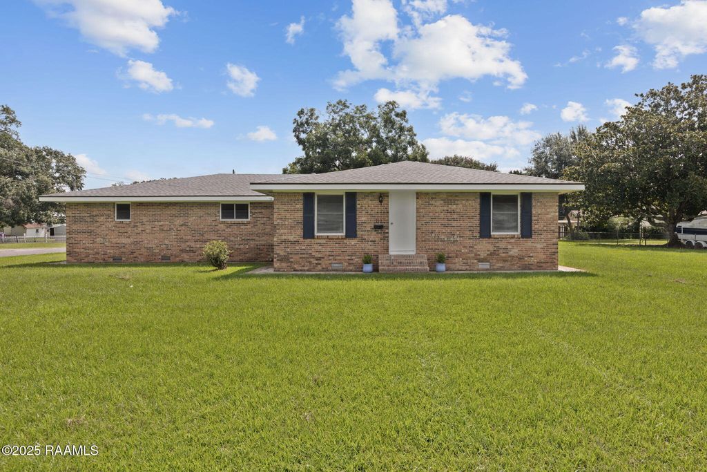 711 N Deshotels Avenue Avenue, Kaplan, LA 70548