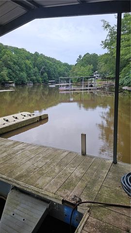 147 W Waters Edge Lane, West Union, SC 29696