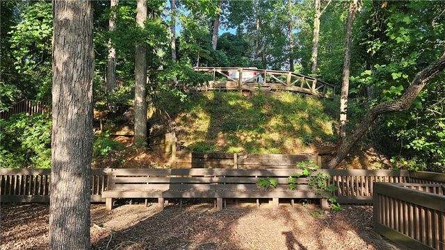 147 W Waters Edge Lane, West Union, SC 29696