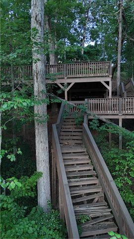 147 W Waters Edge Lane, West Union, SC 29696