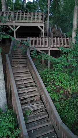 147 W Waters Edge Lane, West Union, SC 29696