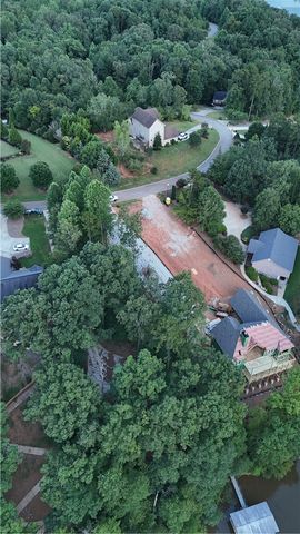 147 W Waters Edge Lane, West Union, SC 29696