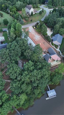 147 W Waters Edge Lane, West Union, SC 29696