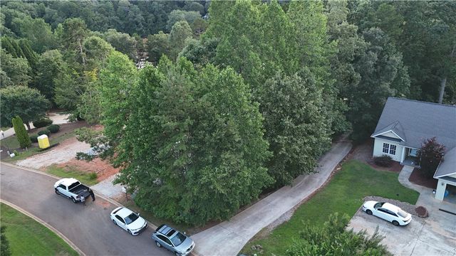 147 W Waters Edge Lane, West Union, SC 29696