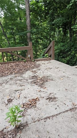 147 W Waters Edge Lane, West Union, SC 29696