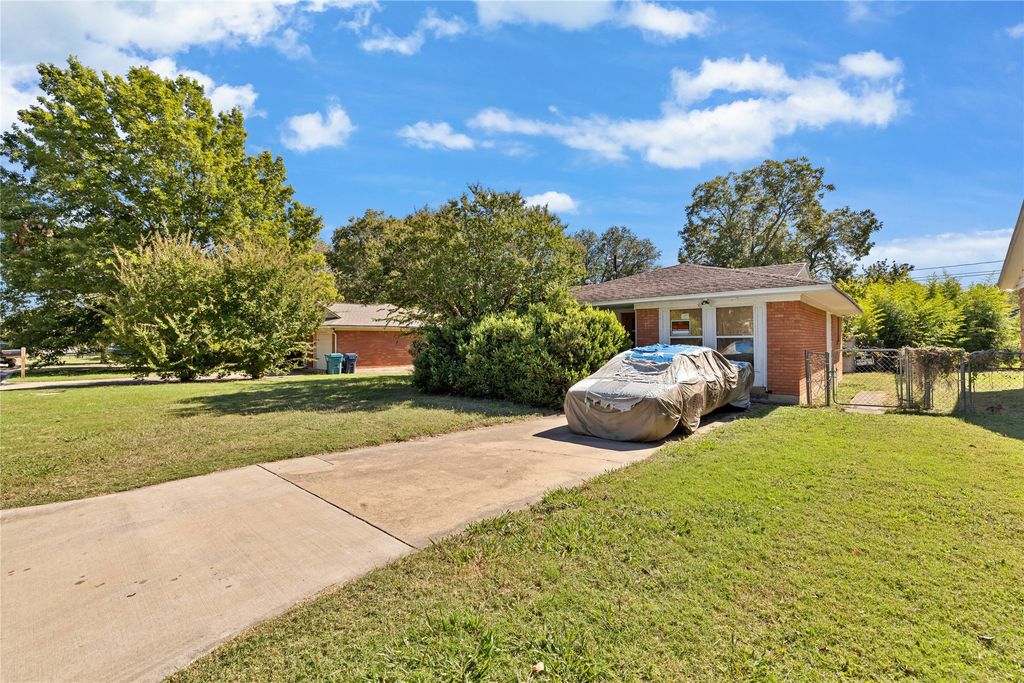 1004 Sierra Drive, Denton, TX 76209