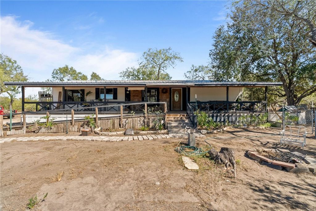 265 County Road 3211, Orange Grove, TX 78372