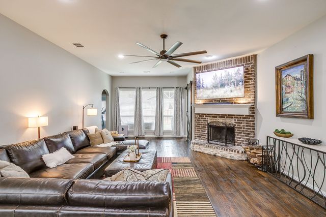 2721 Buffalo Run, Burleson, TX 76028