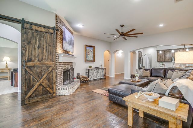 2721 Buffalo Run, Burleson, TX 76028