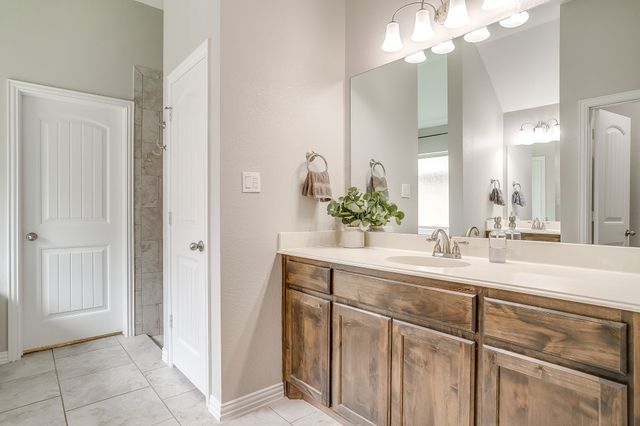 2721 Buffalo Run, Burleson, TX 76028