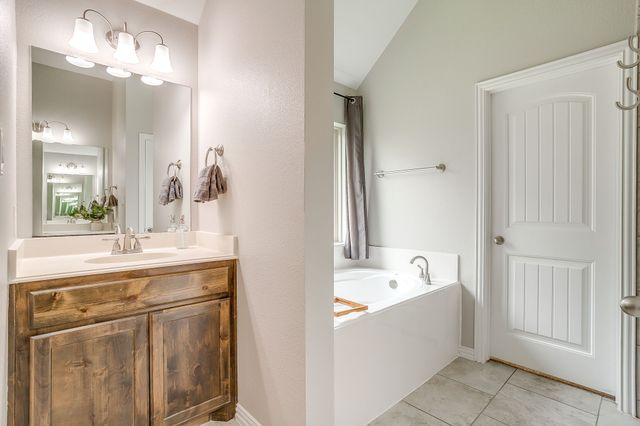 2721 Buffalo Run, Burleson, TX 76028