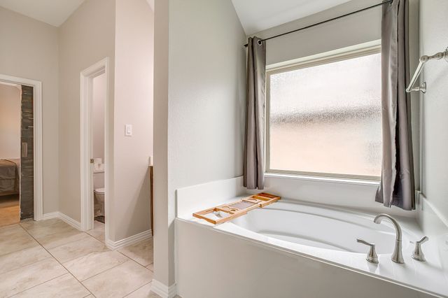 2721 Buffalo Run, Burleson, TX 76028