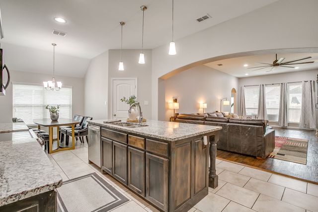 2721 Buffalo Run, Burleson, TX 76028