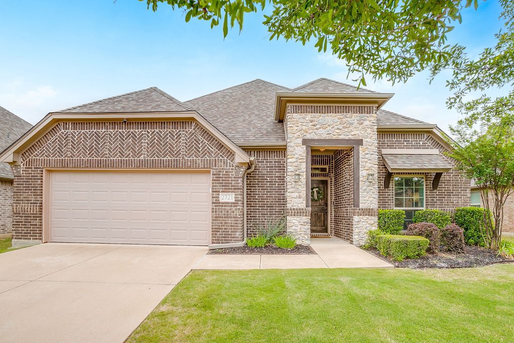 2721 Buffalo Run, Burleson, TX 76028