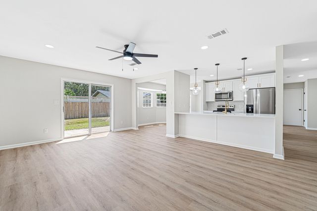 100 Lincolnshire Drive, Niceville, FL 32578