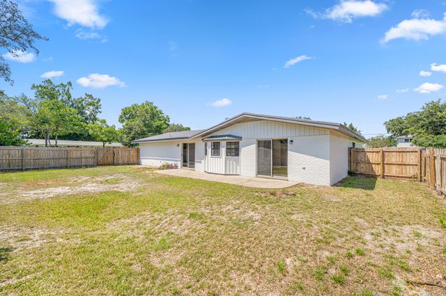 100 Lincolnshire Drive, Niceville, FL 32578