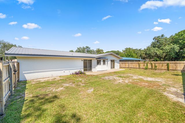 100 Lincolnshire Drive, Niceville, FL 32578