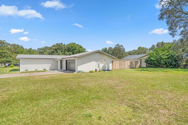 100 Lincolnshire Drive, Niceville, FL 32578